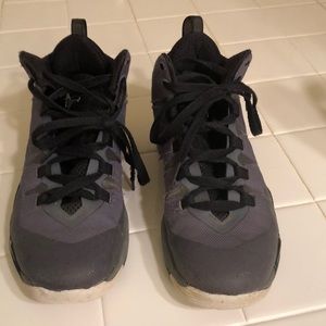 Boys Gray Nike Shoes